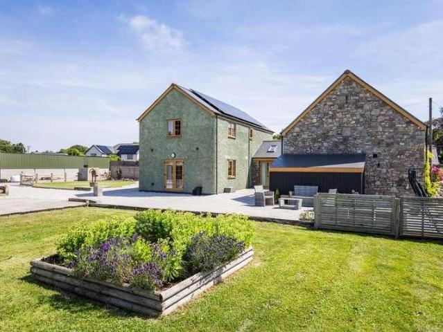 4 bed house for sale