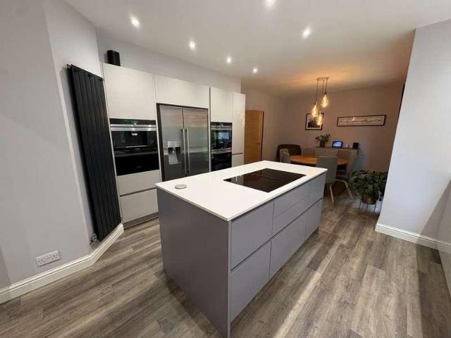 4 bed house for sale