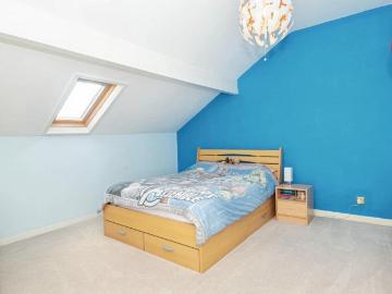 4 bed house for sale