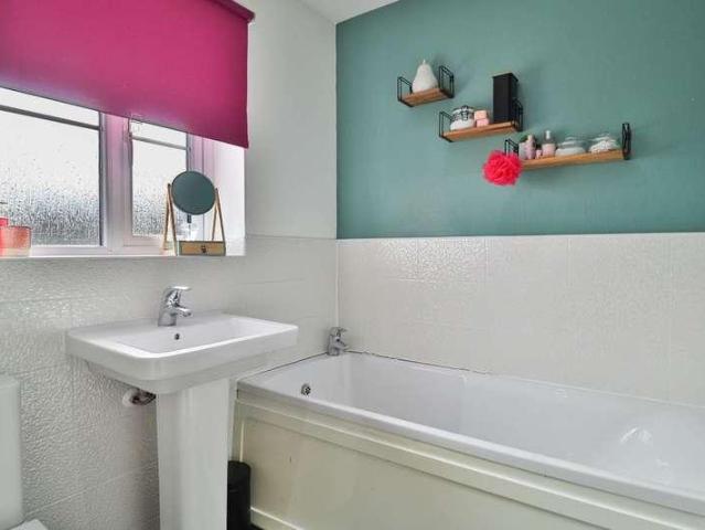4 bed house for sale