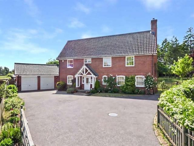 4 bed house for sale