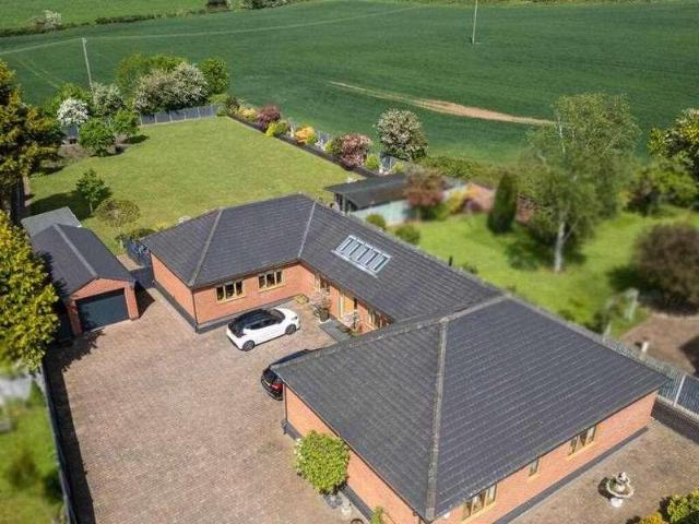 4 bed house for sale