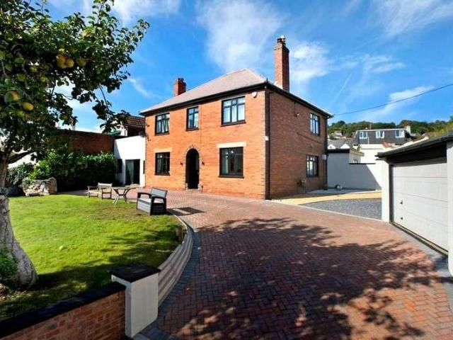 4 bed house for sale