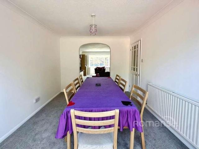 4 bed house for sale
