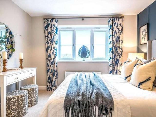 4 bed house for sale