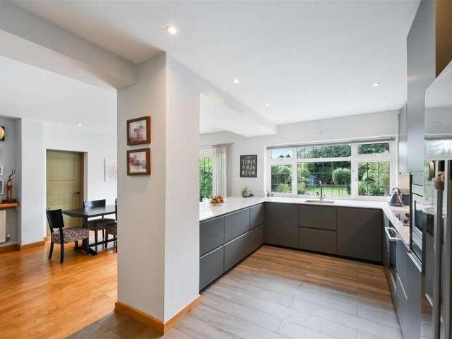 4 bed house for sale