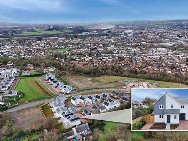 4 bed house for sale