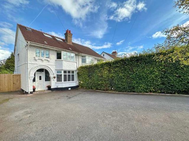 4 bed house for sale