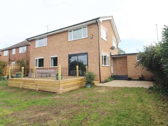 4 bed house for sale