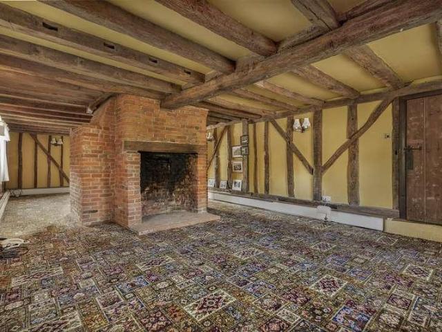 4 bed house for sale