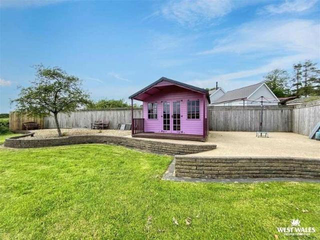 4 bed house for sale