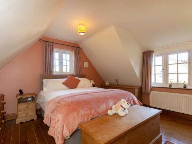 4 bed house for sale