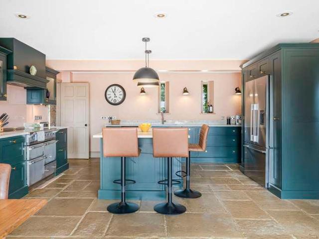 4 bed house for sale