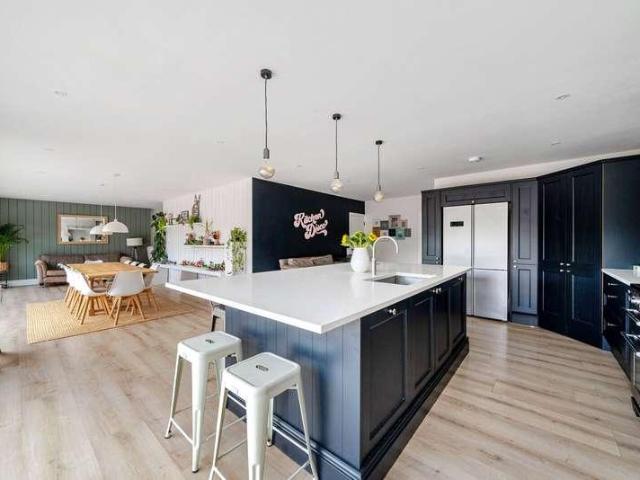4 bed house for sale