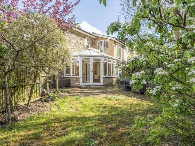 4 bed house for sale