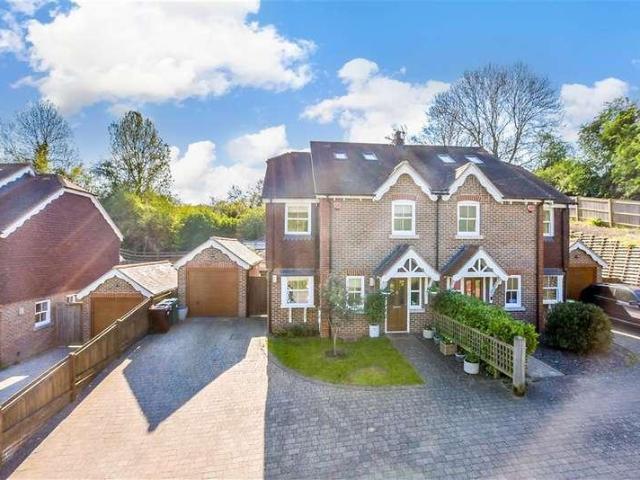 4 bed house for sale