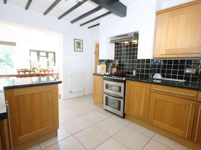 4 bed house for sale