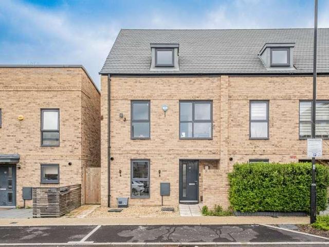 4 bed house for sale