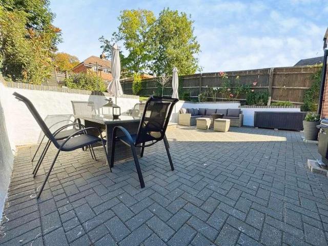 4 bed house for sale