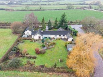 4 bed house for sale