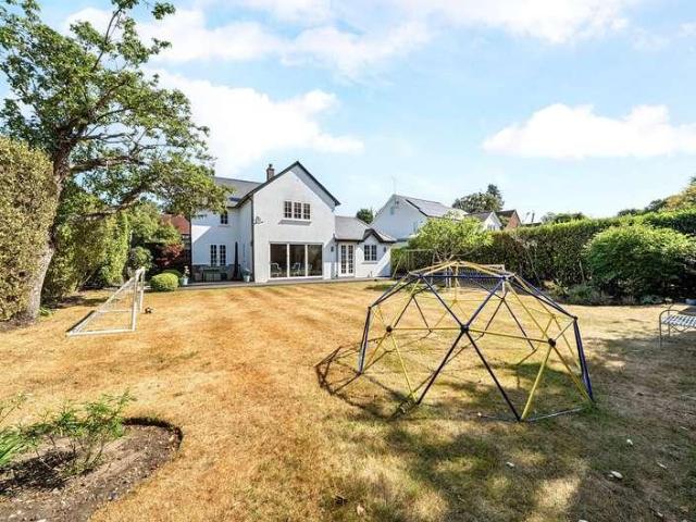 4 bed house for sale
