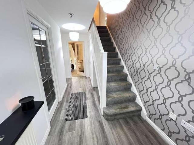 4 bed house for sale