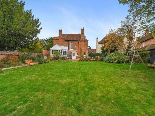 4 bed house for sale