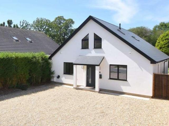 4 bed house for sale