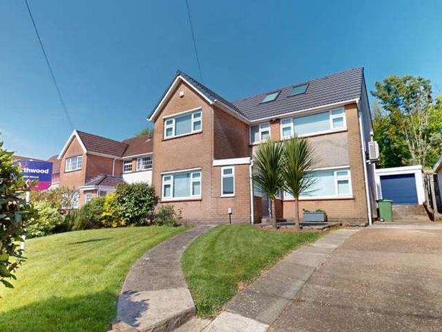 4 bed house for sale
