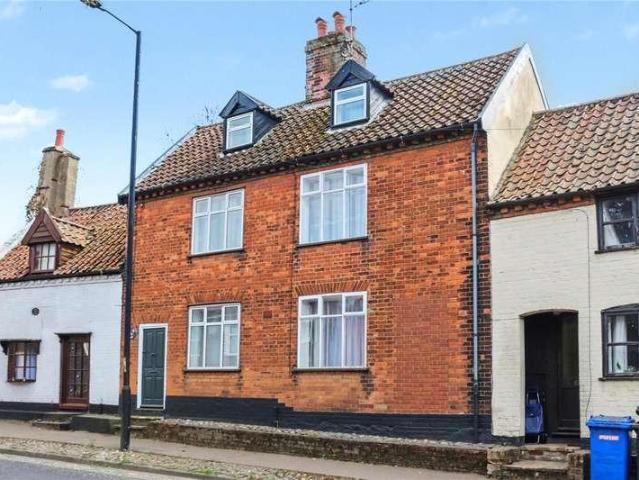 4 bed house for sale