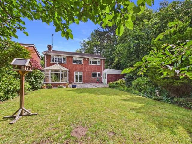 4 bed house for sale