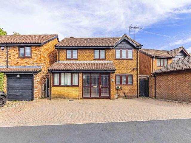 4 bed house for sale