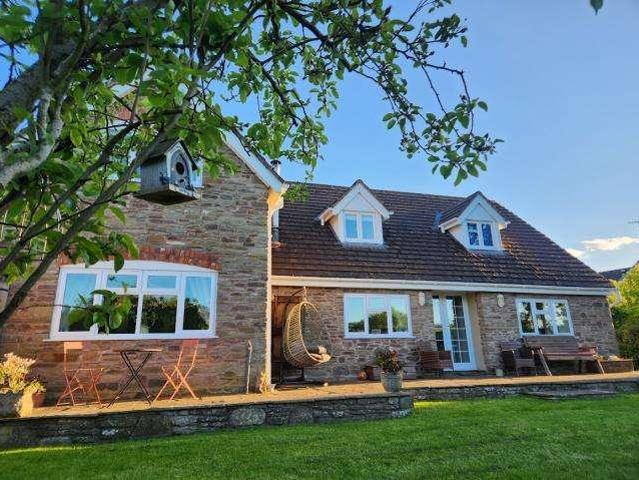 4 bed house for sale