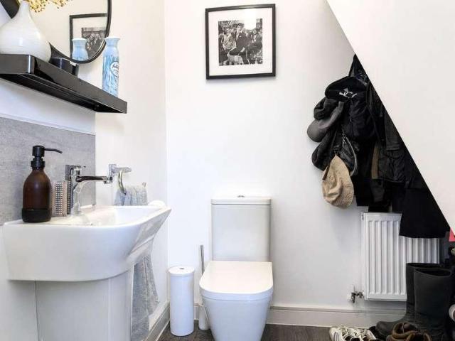 4 bed house for sale