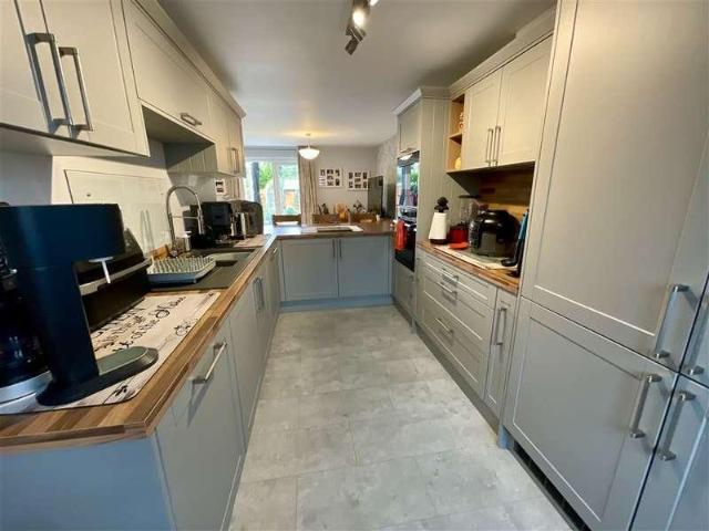 4 bed house for sale
