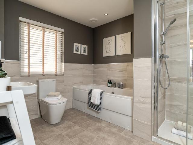 4 bed house for sale