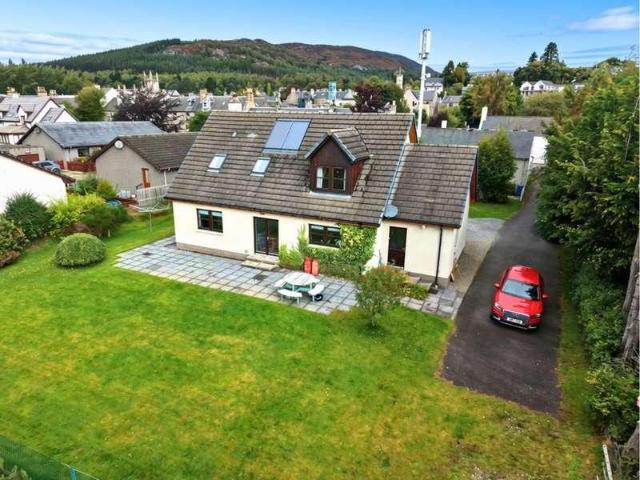 4 bed house for sale