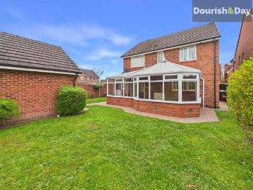 4 bed house for sale