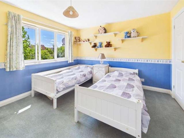 4 bed house for sale
