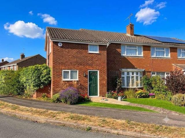 4 bed house for sale