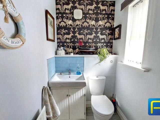 4 bed house for sale