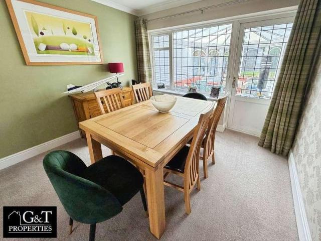 4 bed house for sale