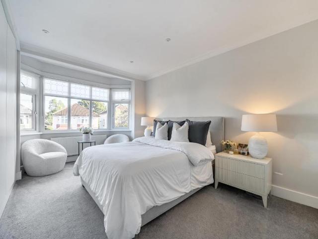 4 bed house for sale