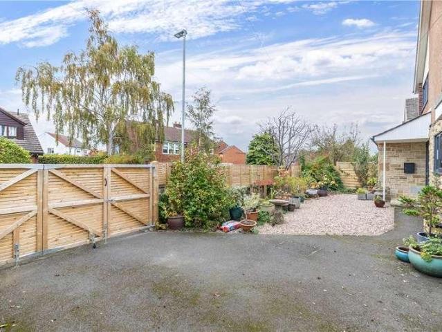 4 bed house for sale