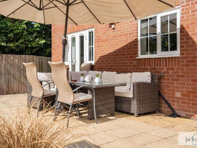 4 bed house for sale