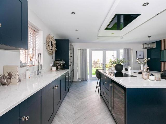 4 bed house for sale