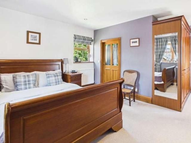 4 bed house for sale
