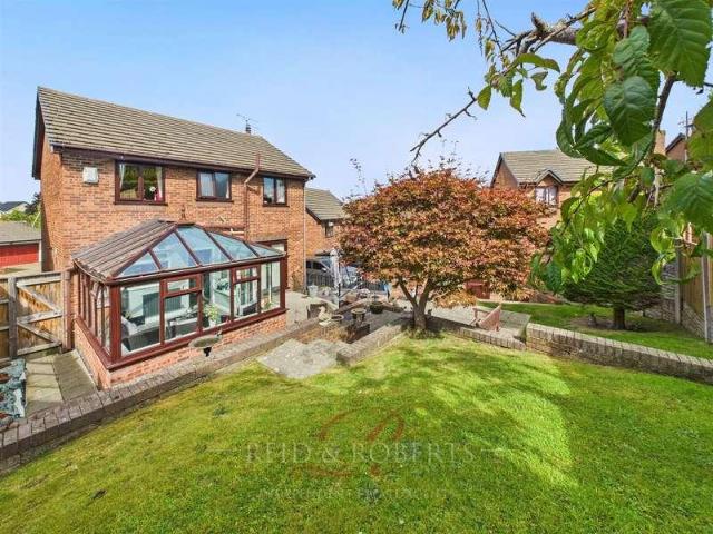 4 bed house for sale