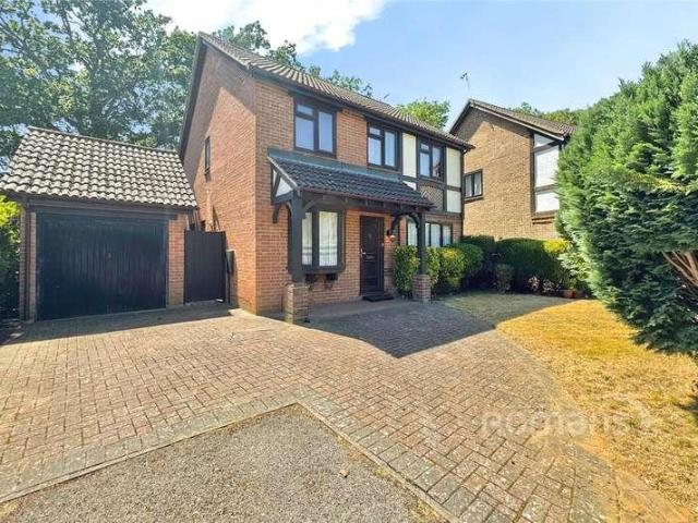 4 bed house for sale