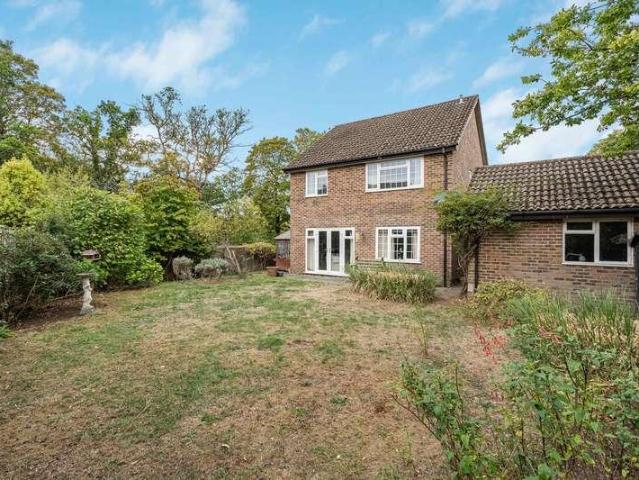 4 bed house for sale
